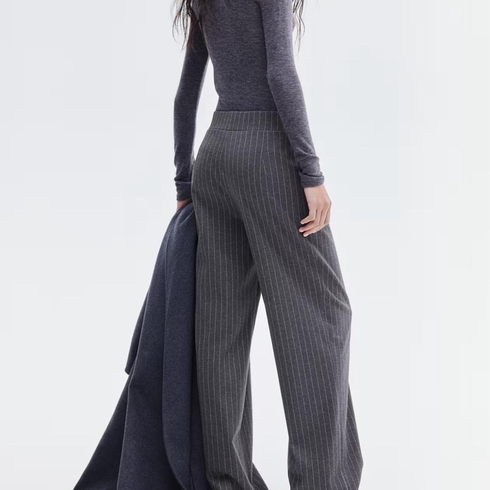 Gray Pinstripe Women's Wide-Leg High rise Pants sz XS NEW NWOT Price Firm! - Picture 4 of 12